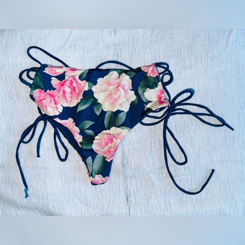 NWOT Frankies Bikinis Ayla Bottom in Pink Peony XS - Picture 6 of 7